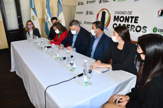 El intendente Alvarez firma convenio para el apoyo escolar para sectores más vulnerables
