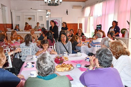La Red de Mujeres genera un espacio de  inclusión y bienestar para los adultos mayores

