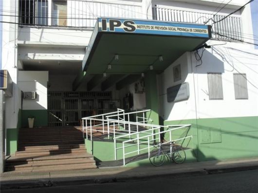 Jefes de 25 áreas del IPS advierten que la reforma previsional con media sanción es "inaplicable"