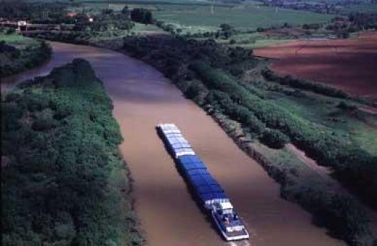 Hidrovía Paraguay-Paraná fundamental para la industria forestal