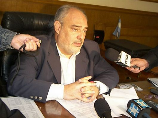 Colombi dijo que trasladará el desendeudamiento a las municipalidades endeudadas