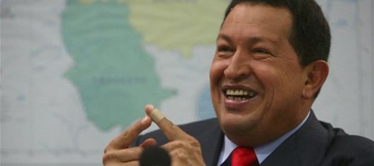 Hugo Chávez reaviva el tema del paramilitarismo en Colombia