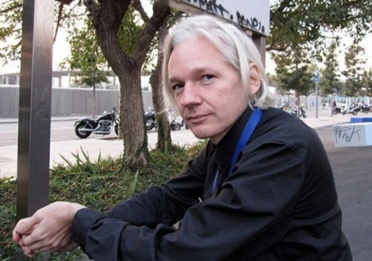 Detuvieron a Assange, fundador de WikiLeaks