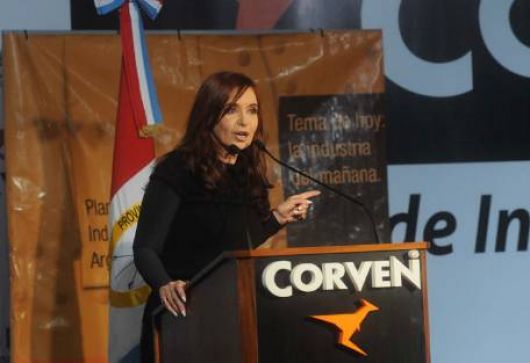 Una mujer interrumpió a los gritos el discurso de Cristina Kirchner