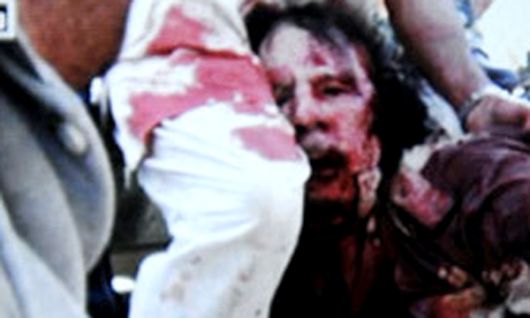 Confirman la muerte de Khadafi