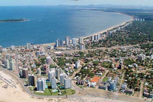 Uruguay: alarma inmobiliaria por el acuerdo fiscal con Argentina