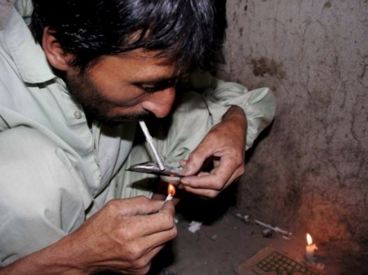 Contradicciones: Fumando heroína... en Teherán