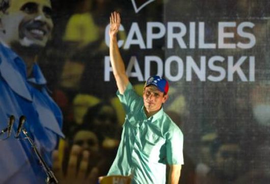 Capriles ganó las primarias en Venezuela y enfrentará a Chávez