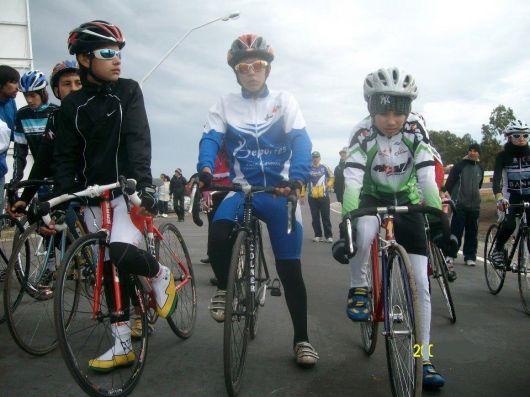 Representante montecasereño compite en el provincial de ciclismo
