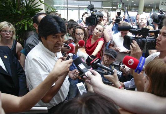 Evo Morales partió de Viena tras un insólito drama diplomático