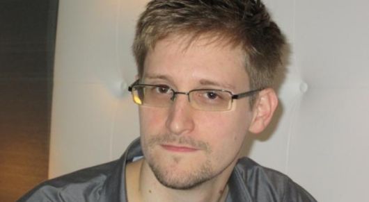 Razones de una persecución: Lo que sabe Snowden sobre los ET"s