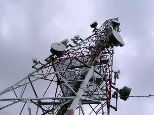 Celulares: pedirán a los municipios que autoricen la instalación de más antenas