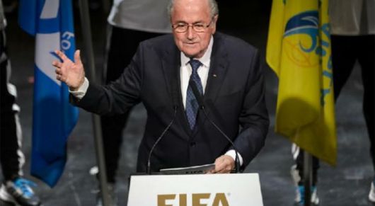  Blatter se va de FIFA y llamó a elecciones