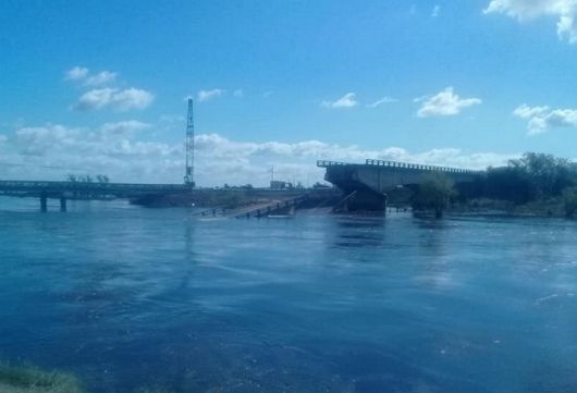 Se desprendió una parte del puente sobre el arroyo Guazú