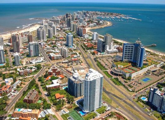 Impuestos: ¿por qué los argentinos mudan sus operaciones a Uruguay? 