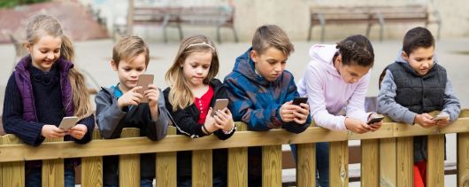  A qué edad los chicos deben recibir su primer celular