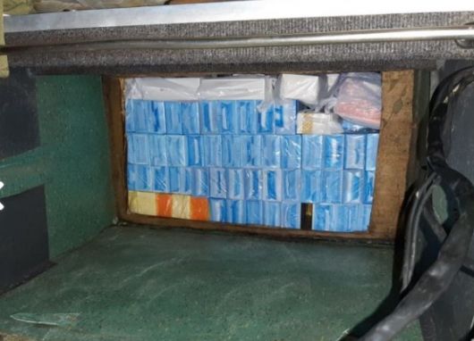 Monte Caseros: Secuestraron más de 400 celulares escondidos en el doble fondo de un colectivo
