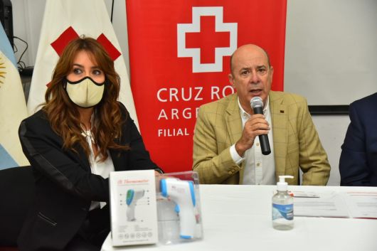 Tras un trabajo en conjunto de Canteros y Contreras la Cruz Roja donó 250 termómetros digitales
