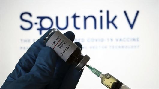 Vacunados con Sputnik V: En el medio de la pelea, ¿no podrán viajar?
