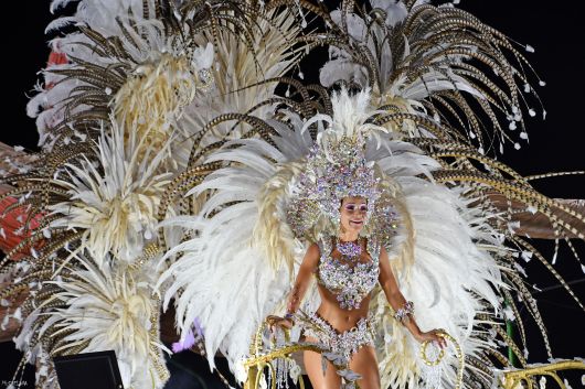 Monte Caseros vive el Carnaval Artesanal del País
